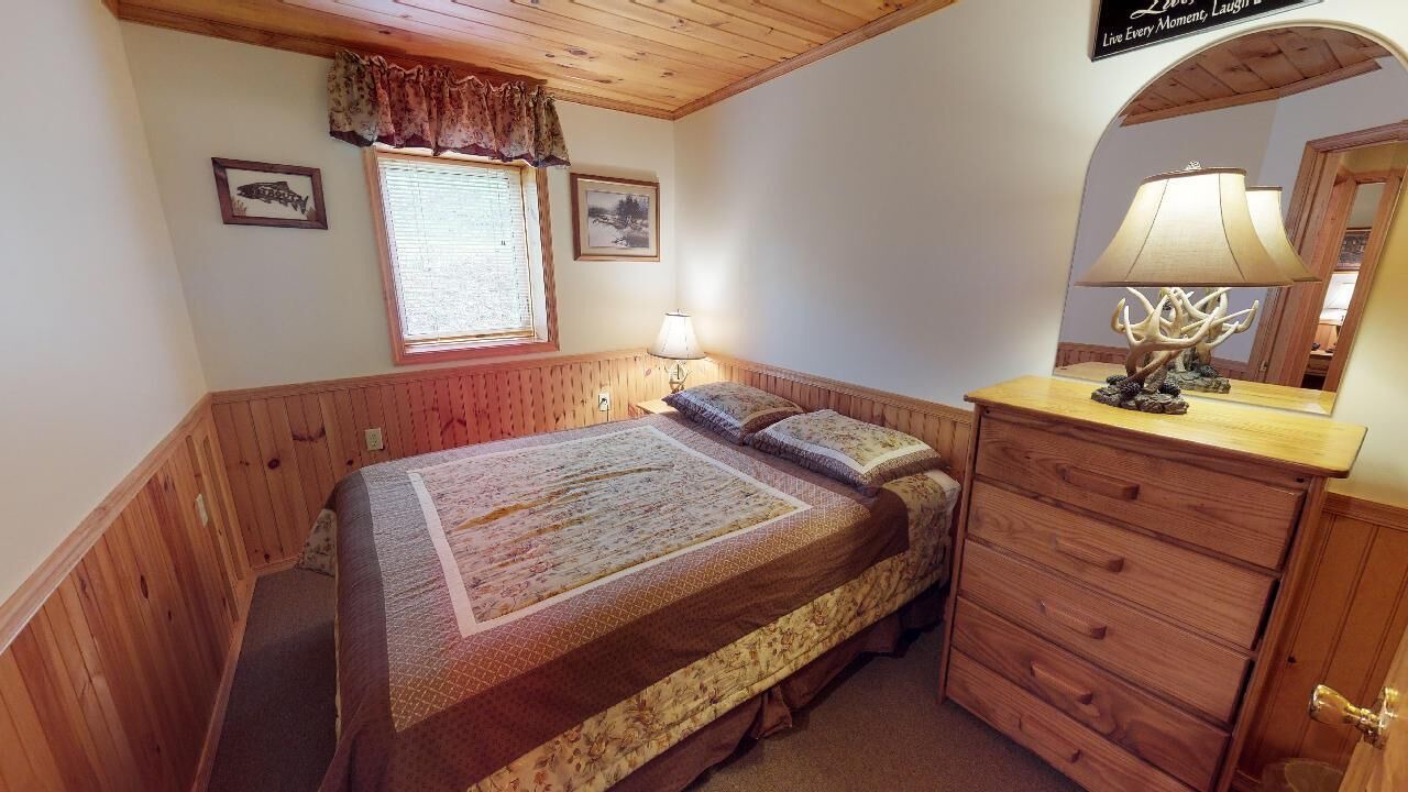 Photo of Bedroom in Gaines
