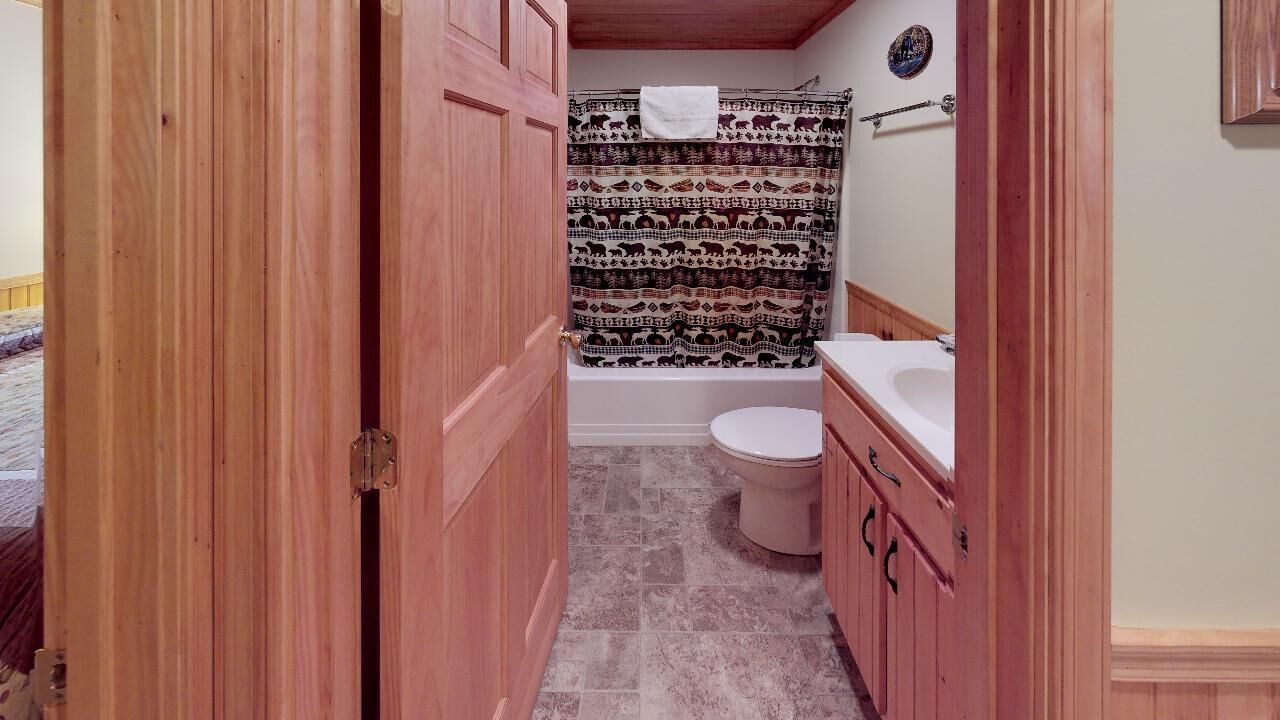Photo of Bathroom in Gaines