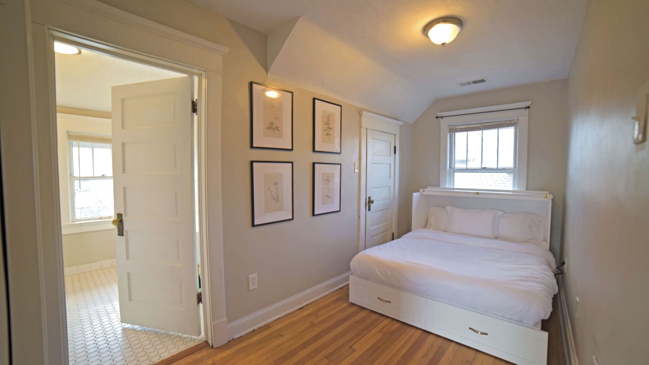 Photo of Bedroom in Midtown - Westport