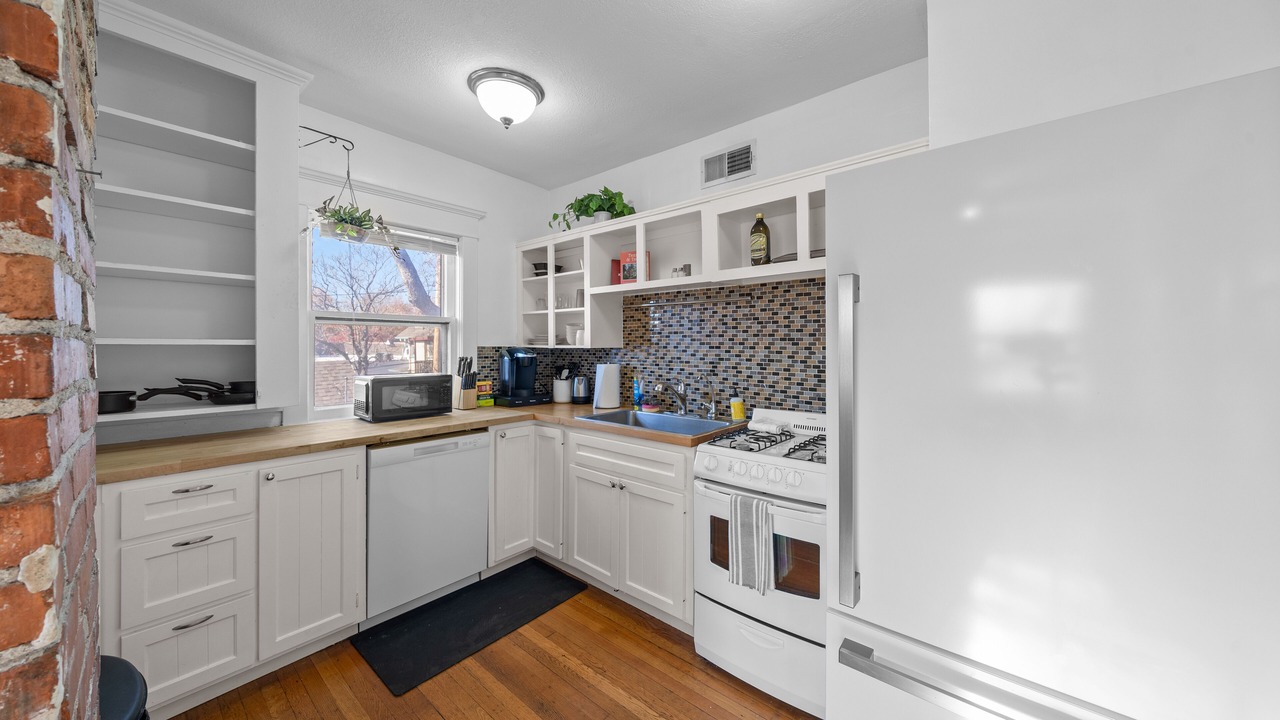 Photo of Kitchen in Midtown - Westport