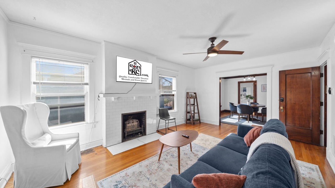 Photo of Livingroom in Midtown - Westport