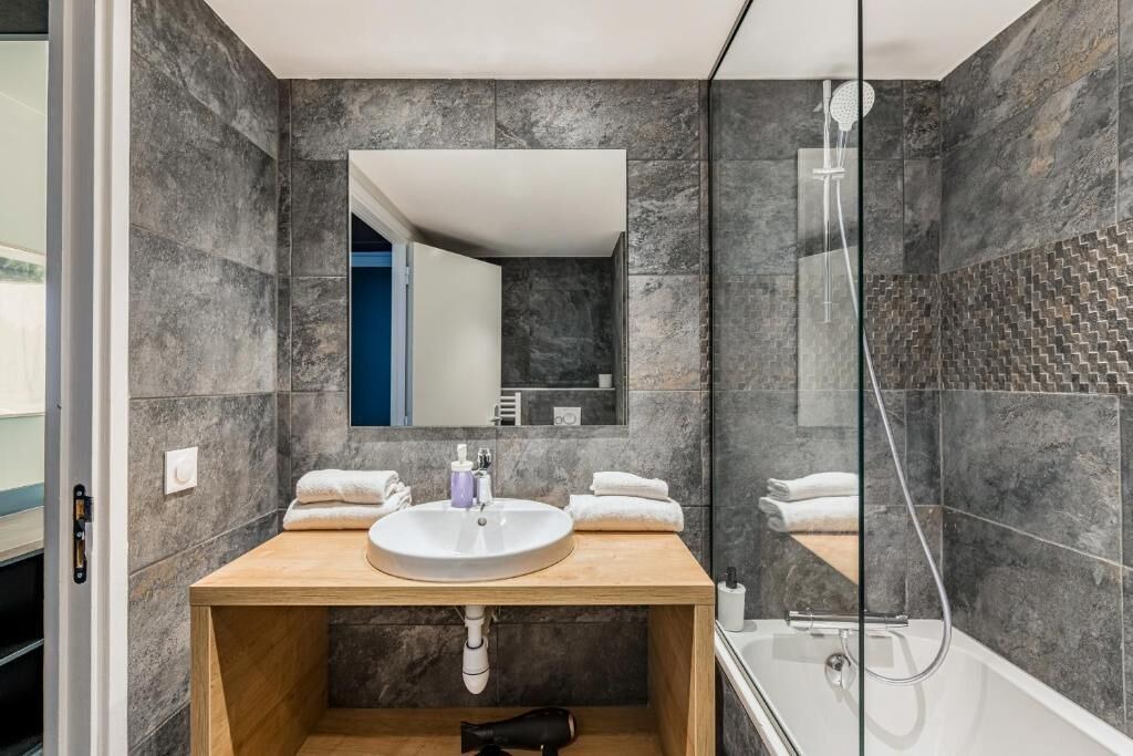 Photo of Bathroom in La Metare - Le Portail Rouge