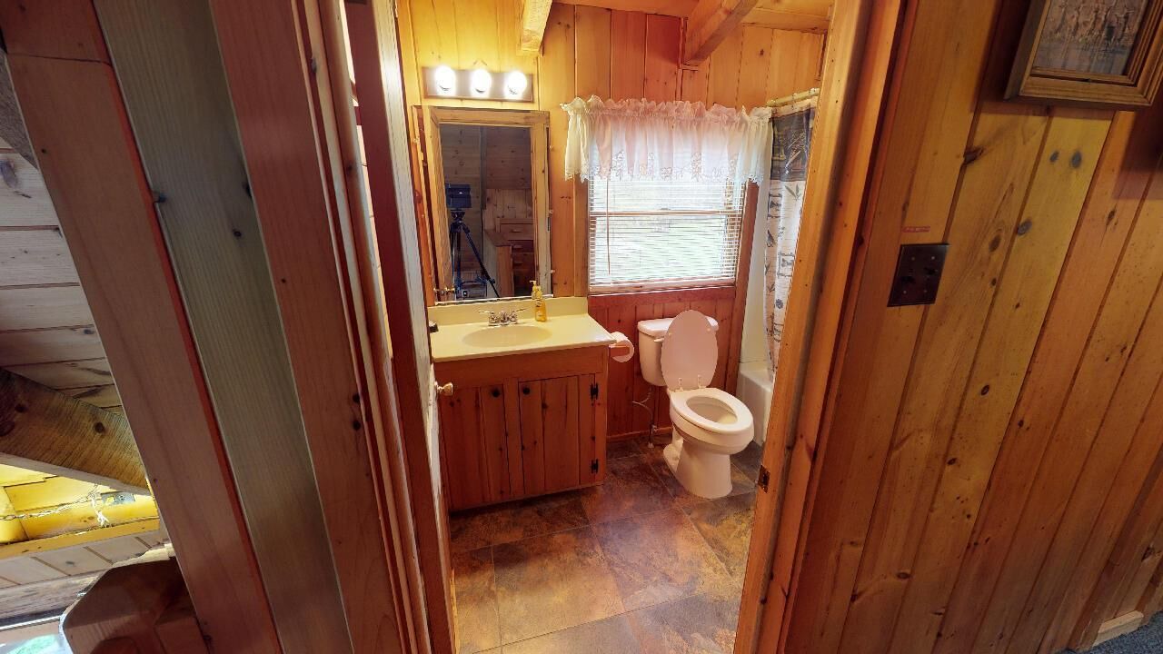 Photo of Bathroom in Gaines