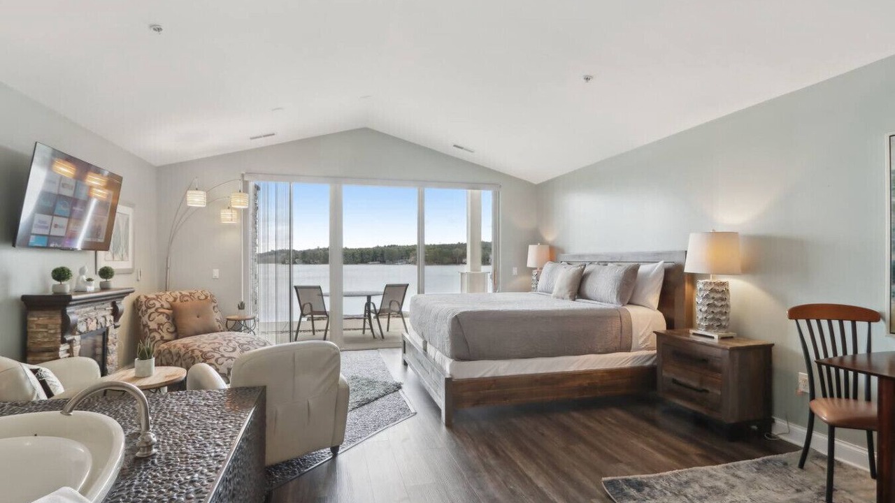 Photo of Bedroom in Lake Delton