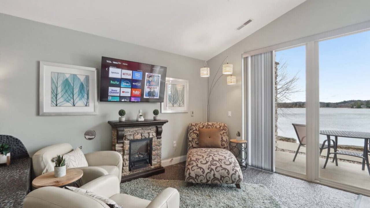 Photo of Livingroom in Lake Delton