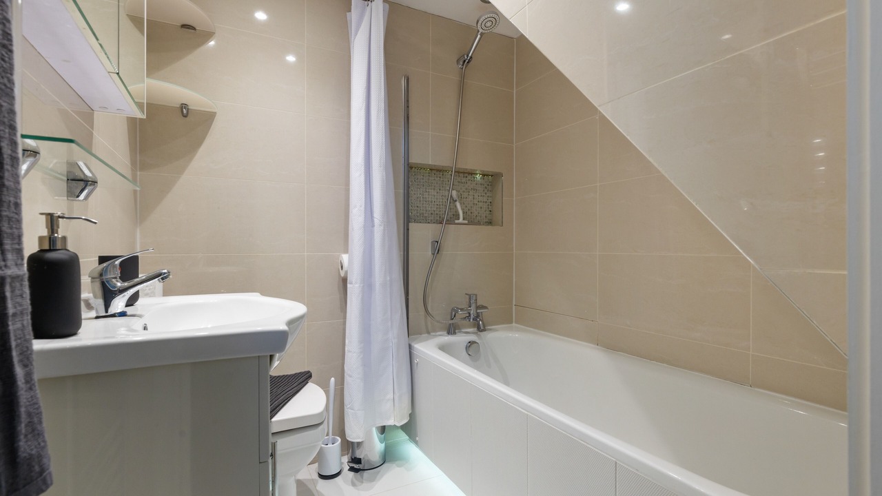 Photo of Bathroom in Golders Green