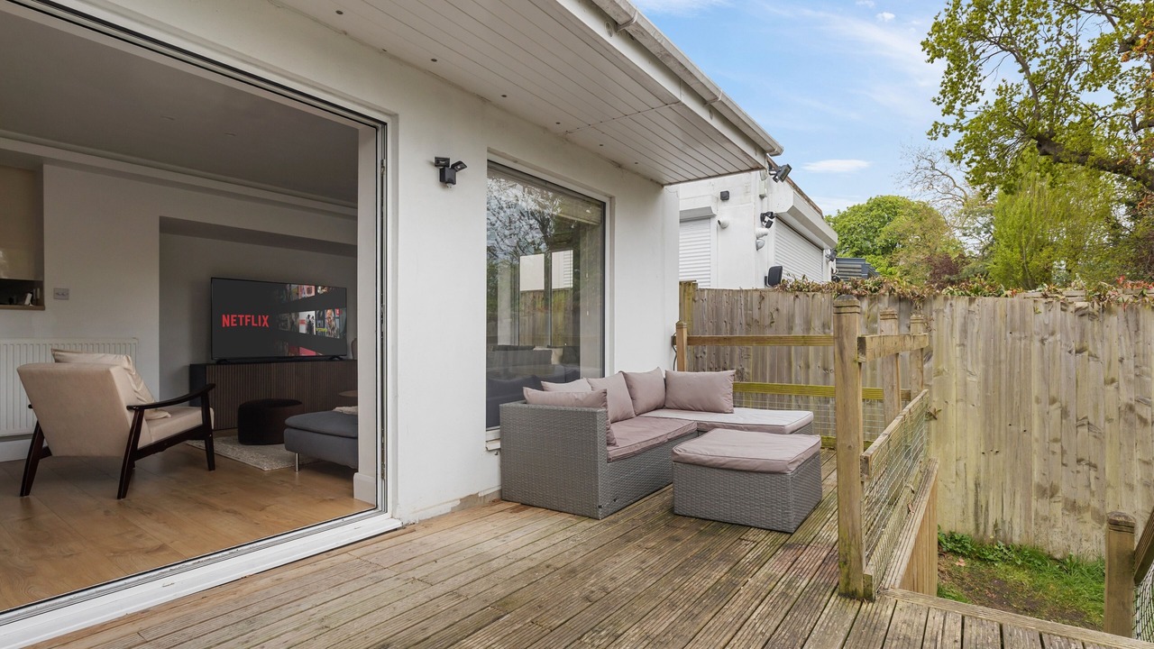 Photo of Patio Balcony in Golders Green