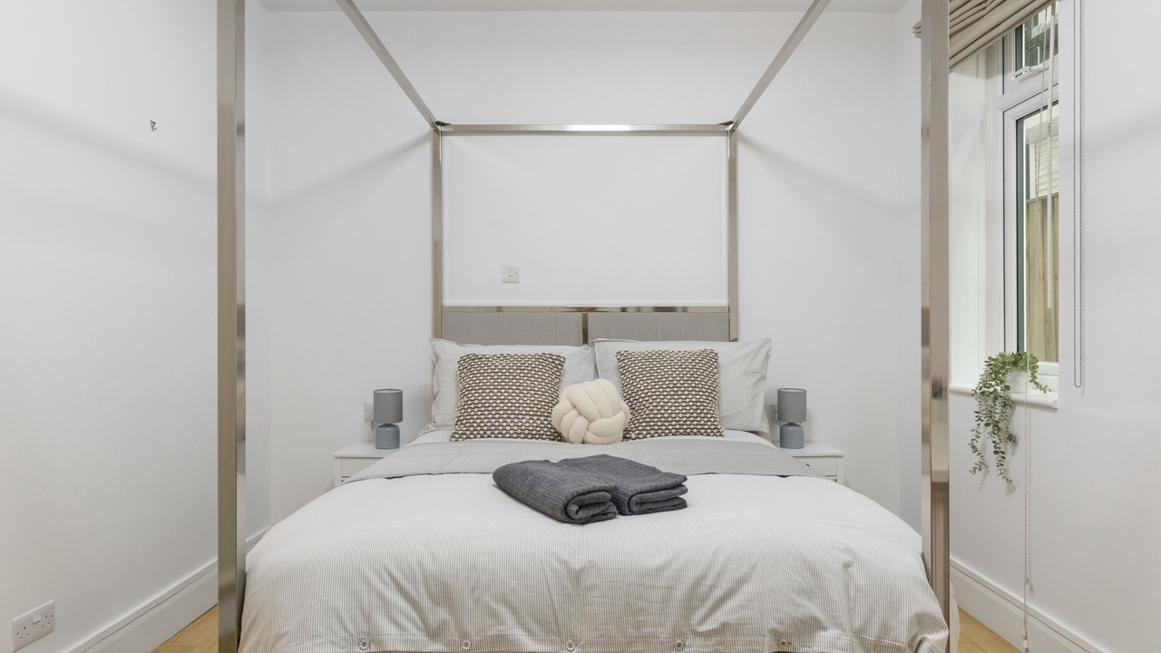 Photo of Bedroom in Golders Green