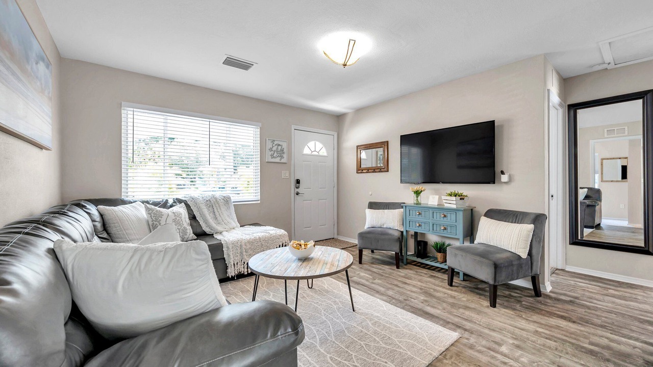 Photo of Livingroom in Bayview