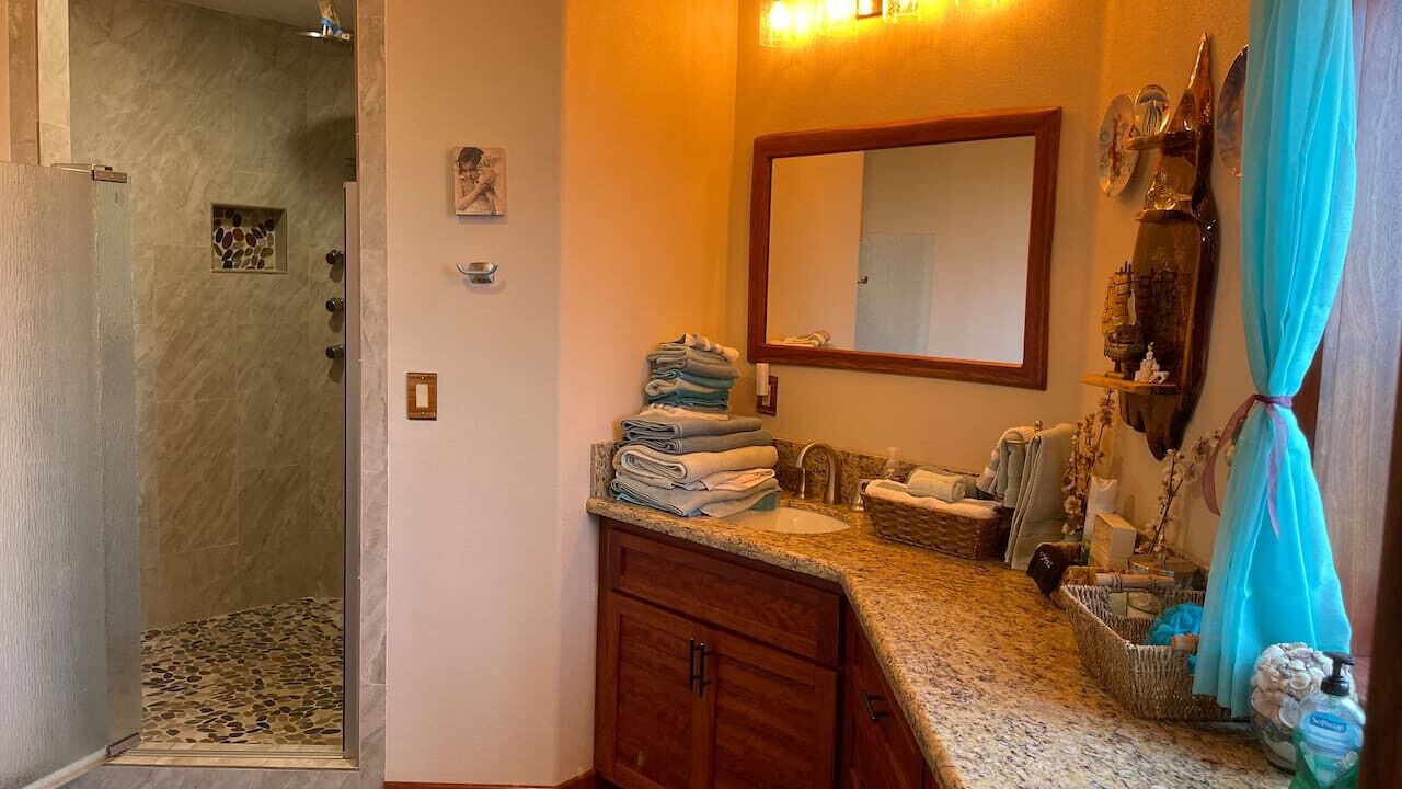 Photo of Bathroom in Paukaa