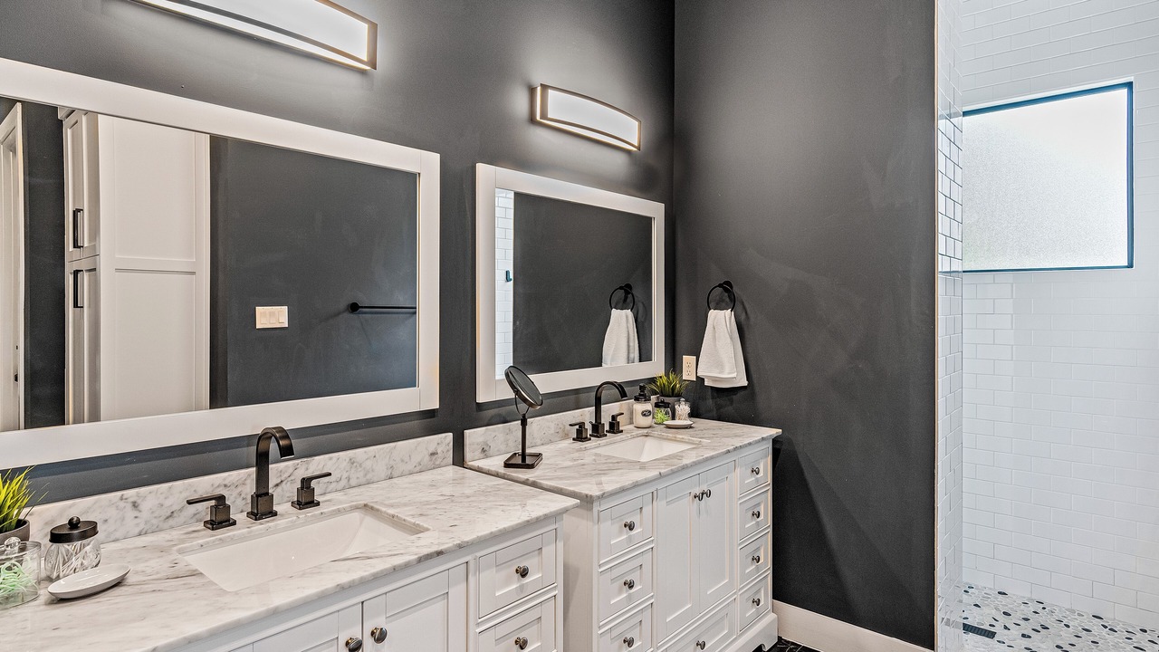 Photo of Bathroom in Apache Shores