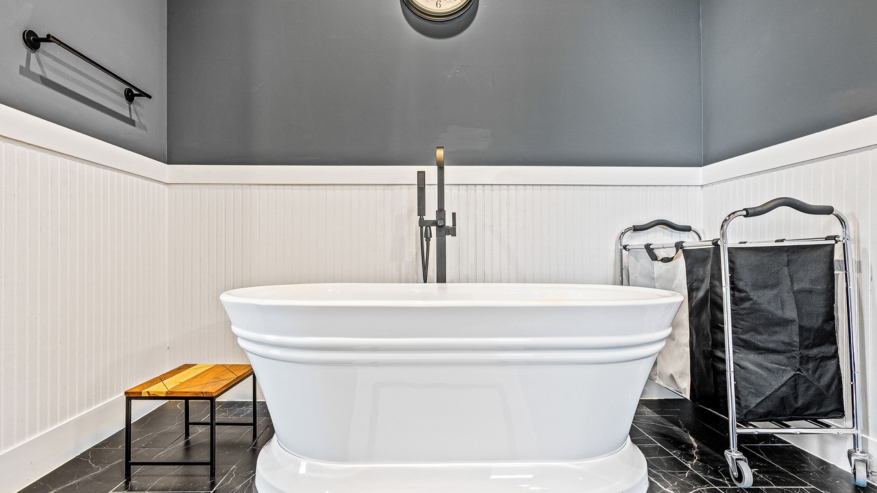 Photo of Bathroom in Apache Shores