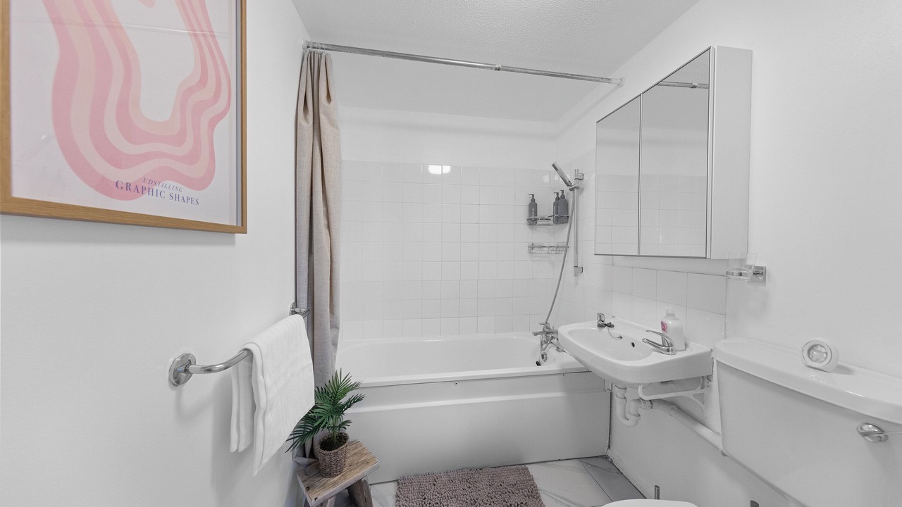 Photo of Bathroom in Telegraph Hill