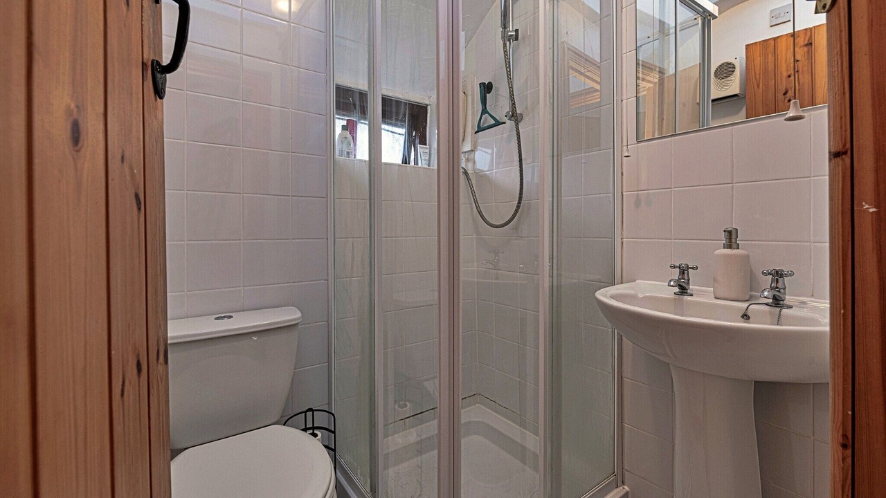 Photo of Bathroom in Dolwyddelan