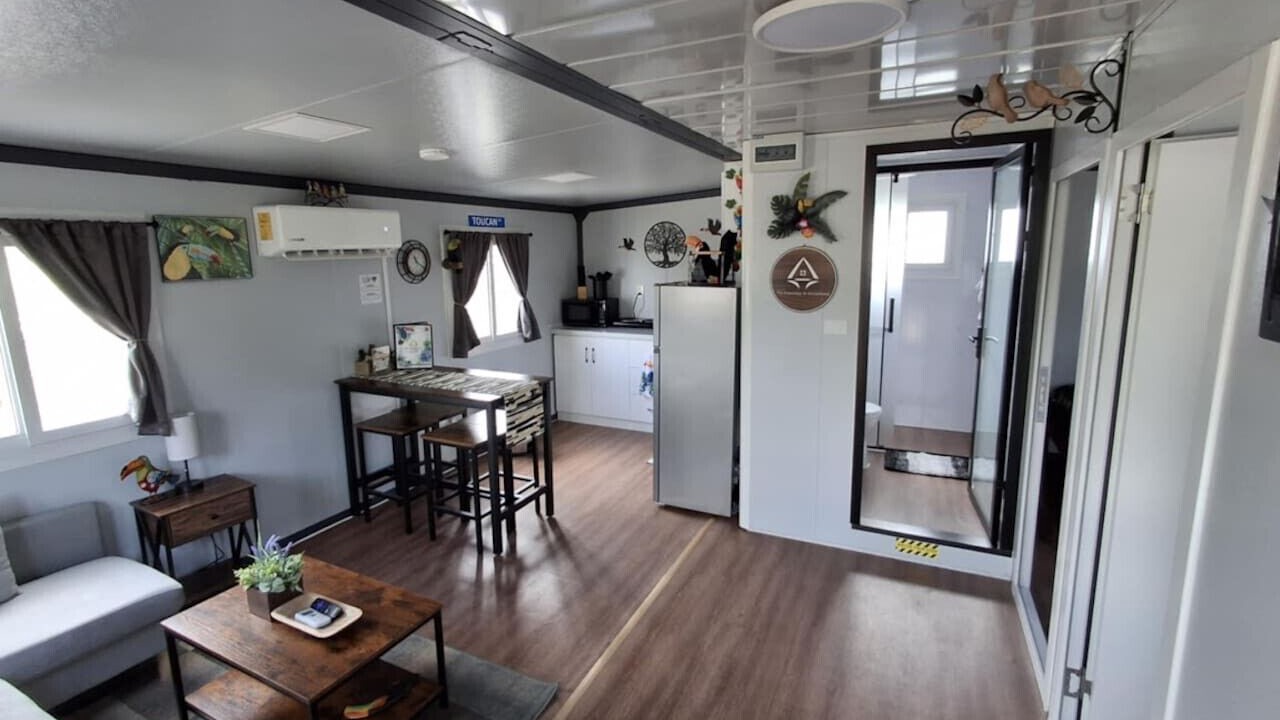 Photo of Others in Dinero