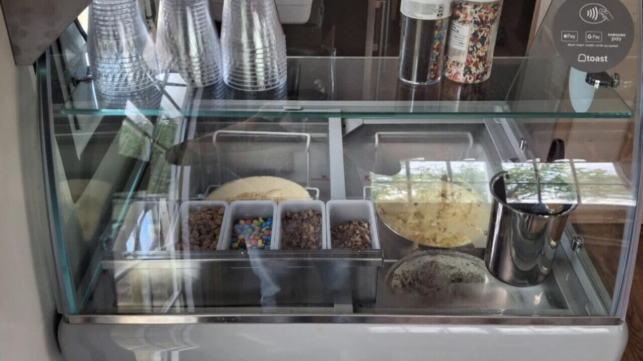 Photo of Others in Dinero