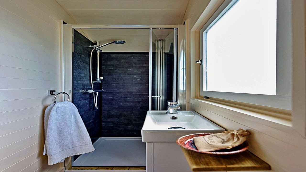 Photo of Bathroom in Rhyd-y-clafdy