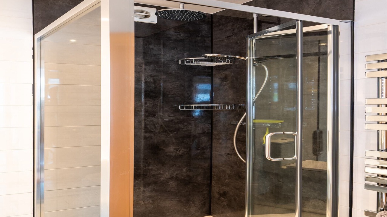 Photo of Bathroom in Polgooth