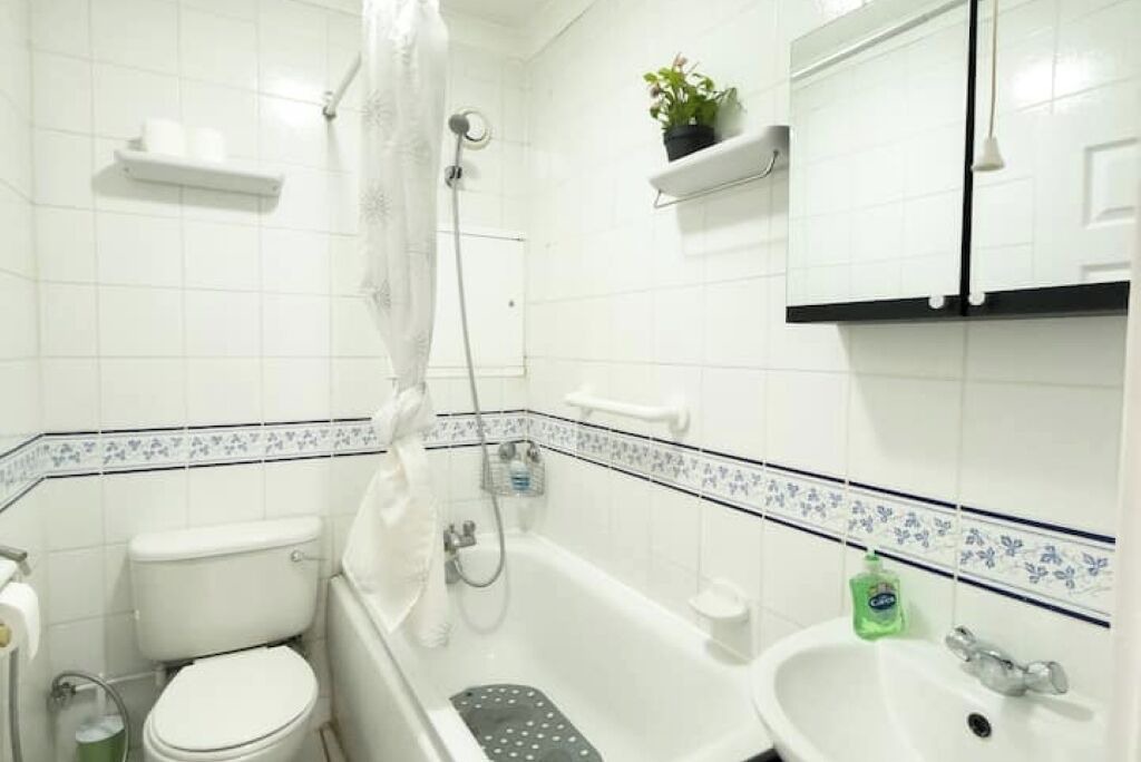 Photo of Bathroom in Walworth