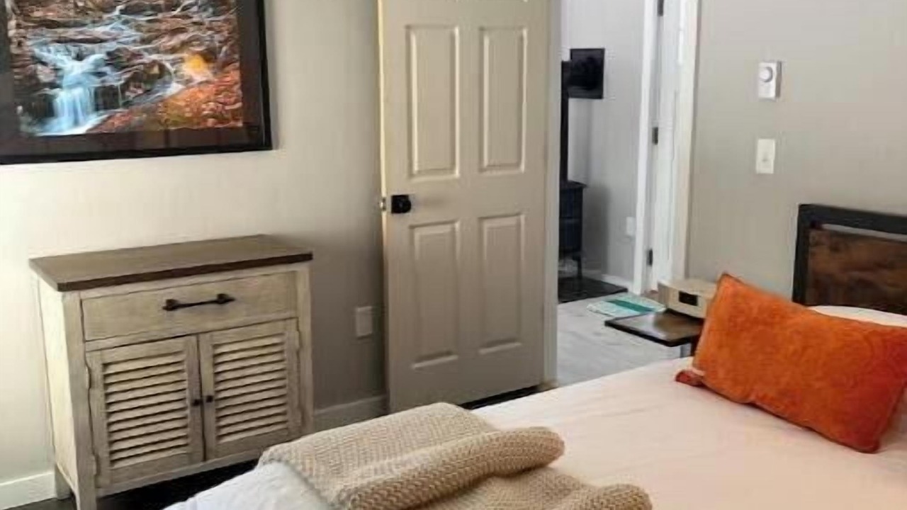 Photo of Bedroom in Meetinghouse Hill