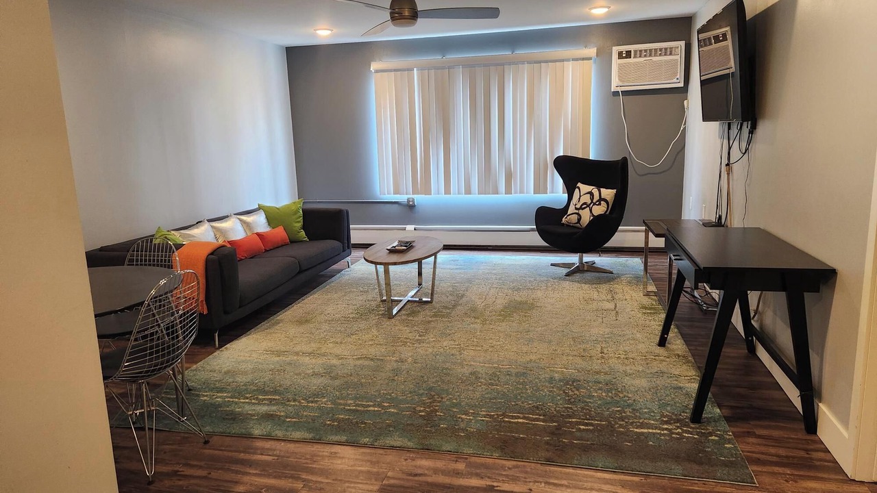 Photo of Livingroom in Elliot Park