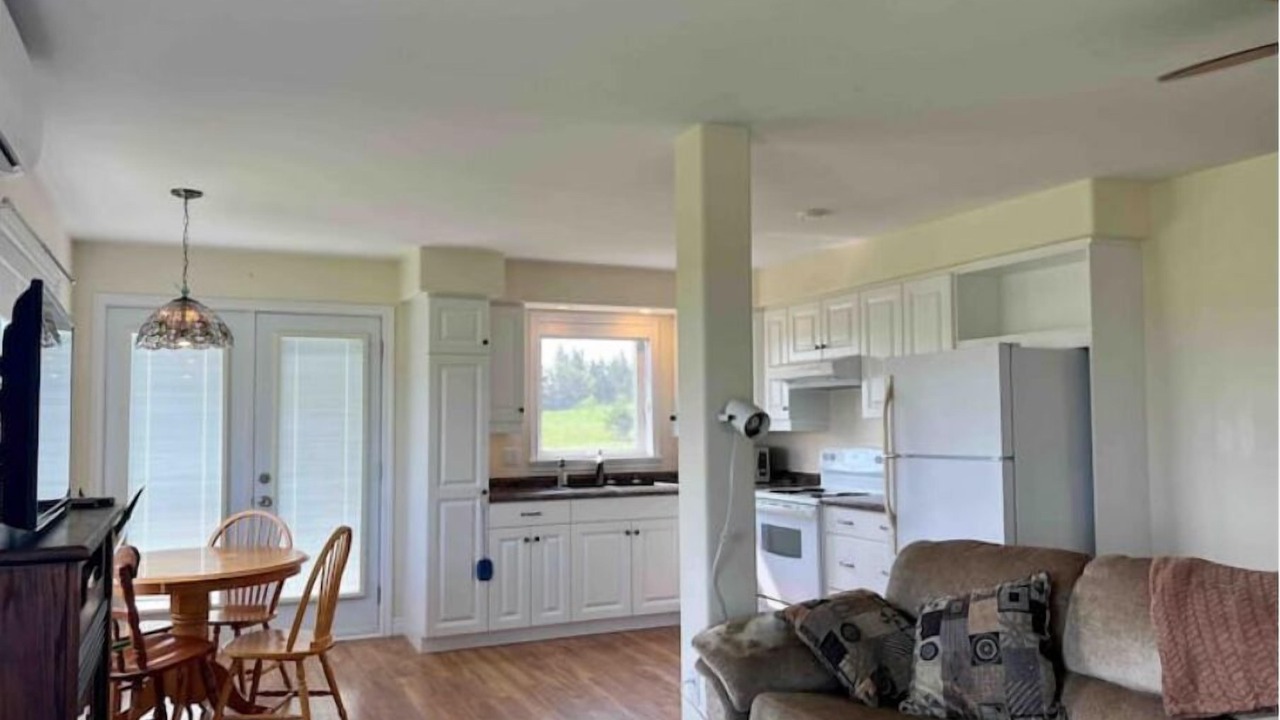 Photo of Livingroom in New Dominion