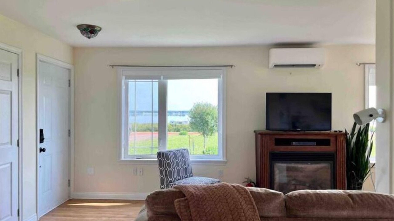 Photo of Livingroom in New Dominion
