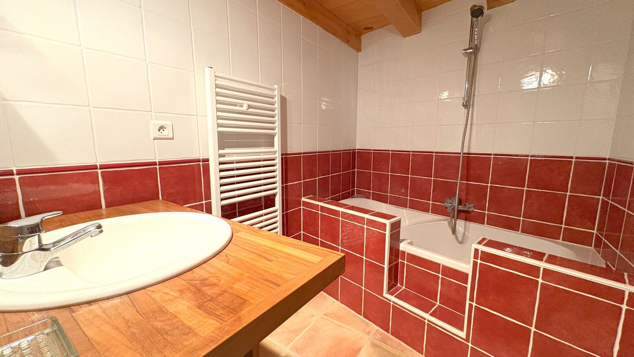 Photo of Bathroom in Garrigues