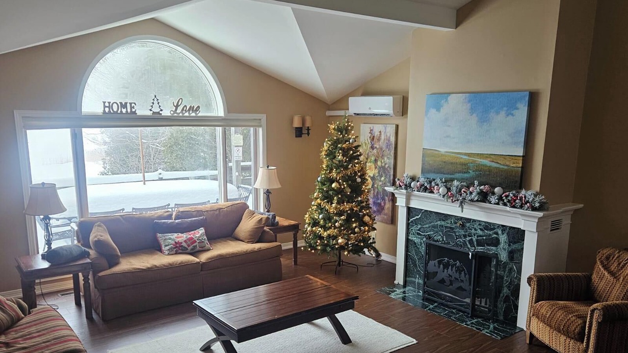 Photo of Livingroom in Glen Huron