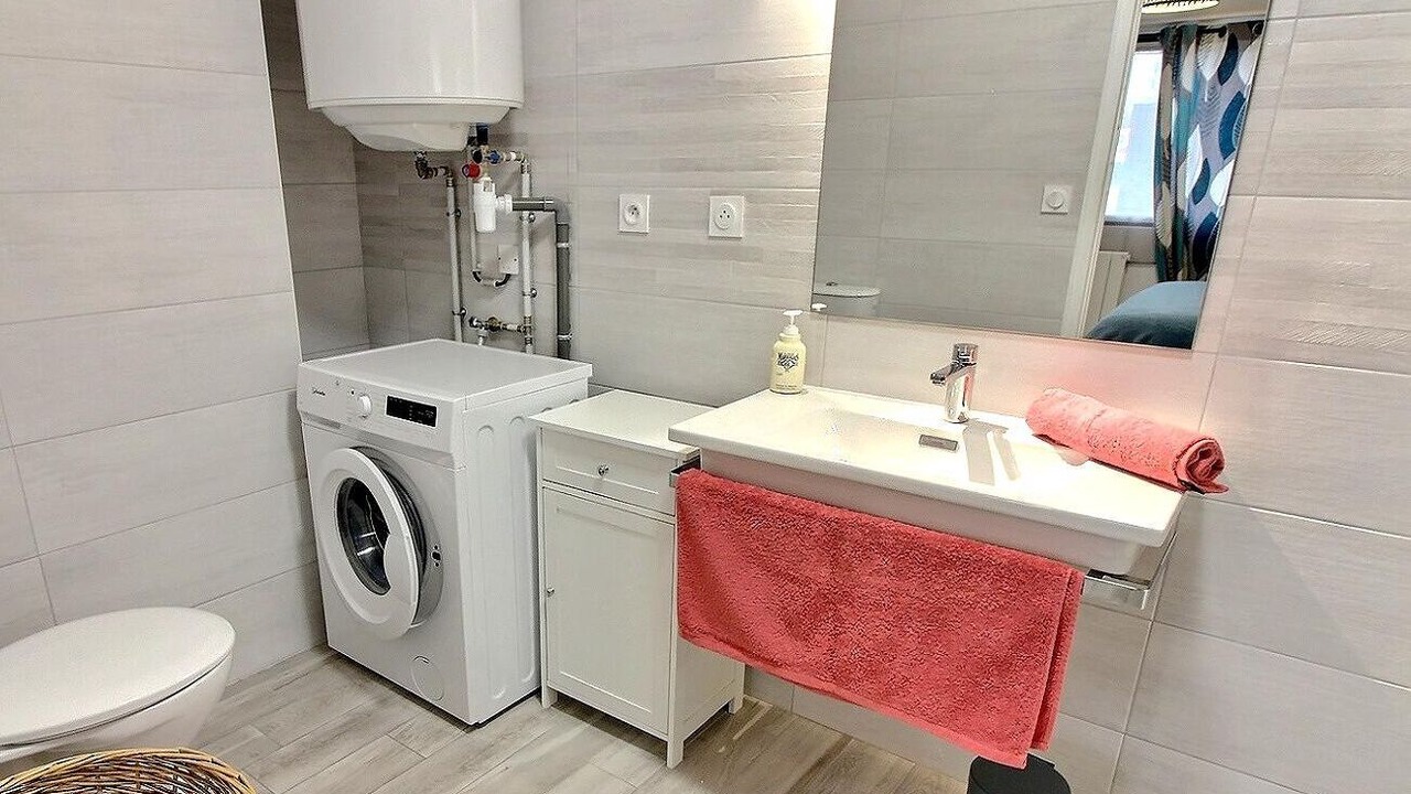 Photo of Bathroom in Plemet