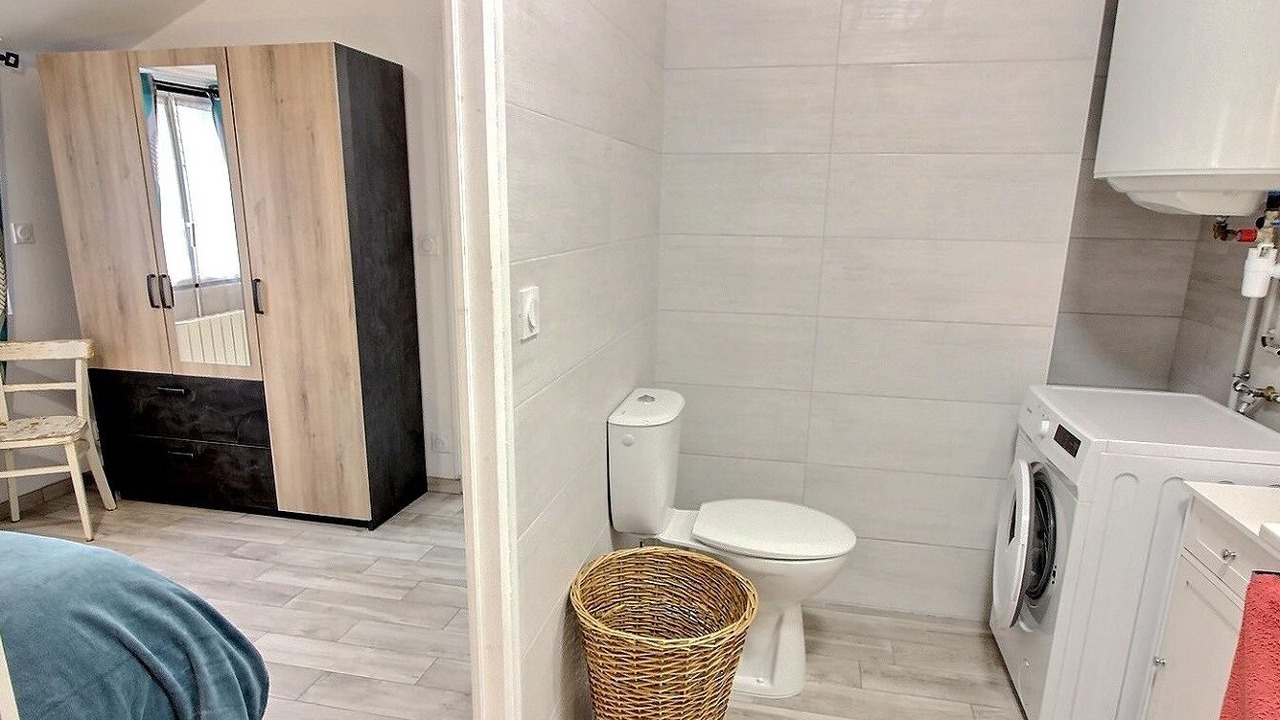 Photo of Bathroom in Plemet