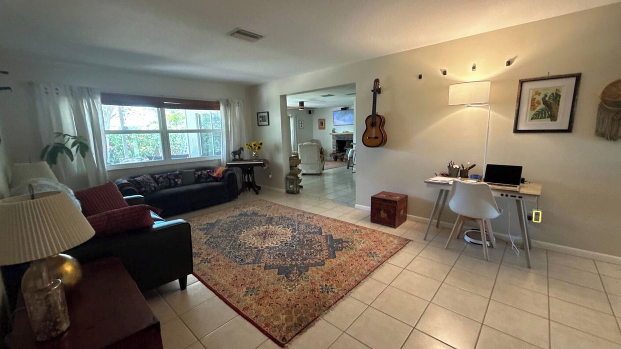 Photo of Livingroom in Seminole