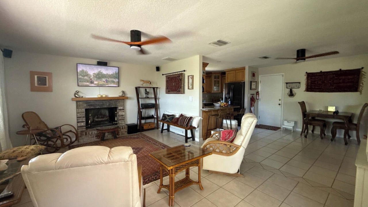 Photo of Livingroom in Seminole