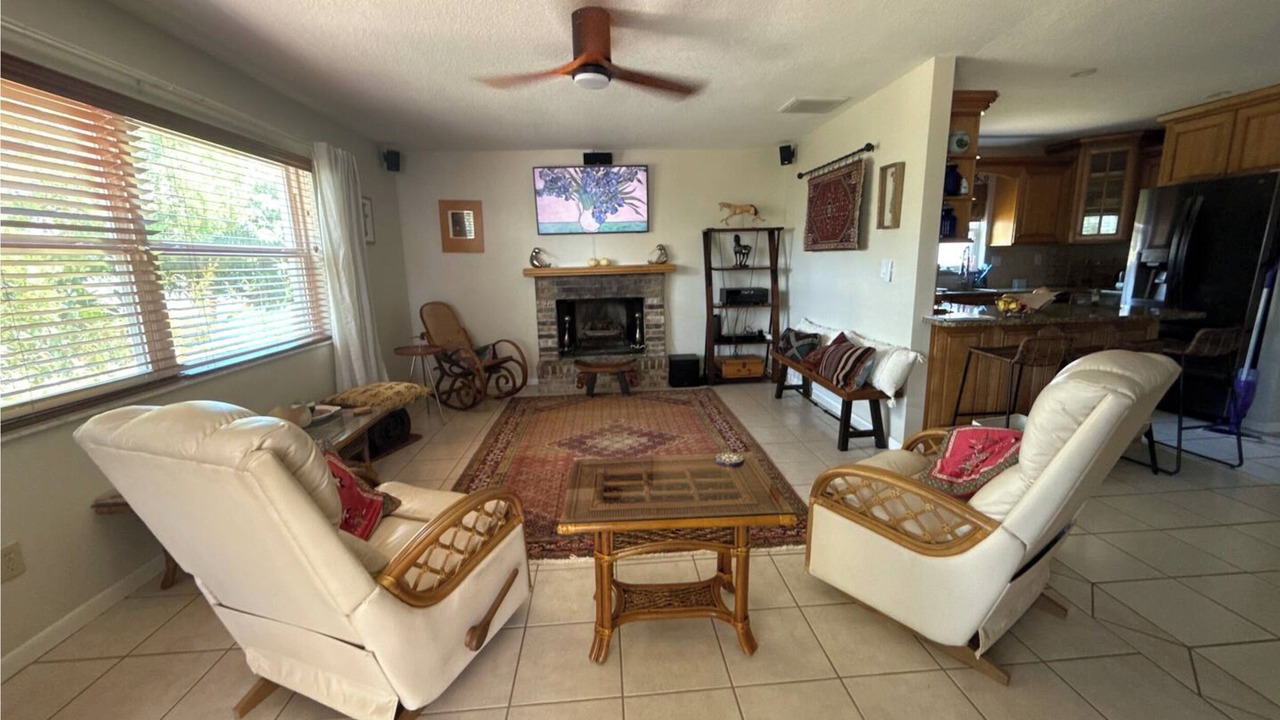 Photo of Livingroom in Seminole