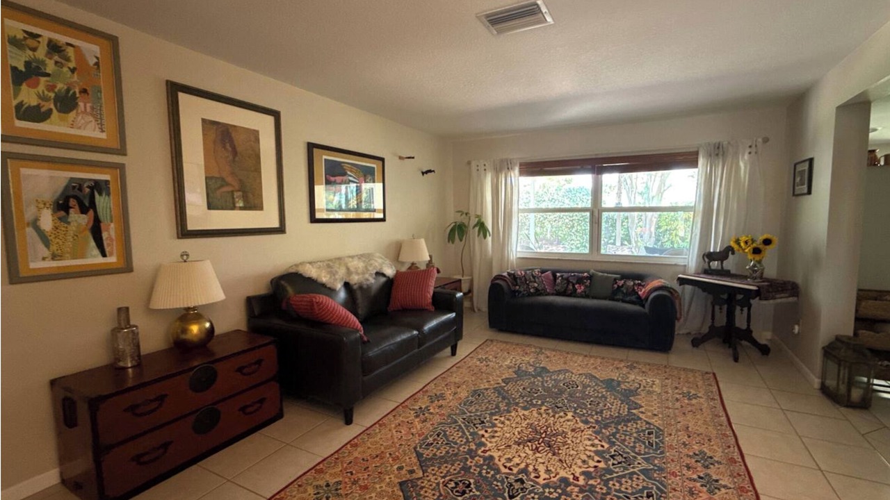Photo of Livingroom in Seminole