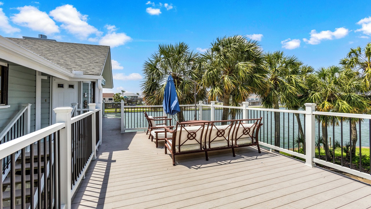 Photo of Patio Balcony in Jamaica Beach