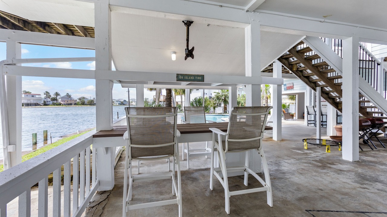 Photo of Patio Balcony in Jamaica Beach