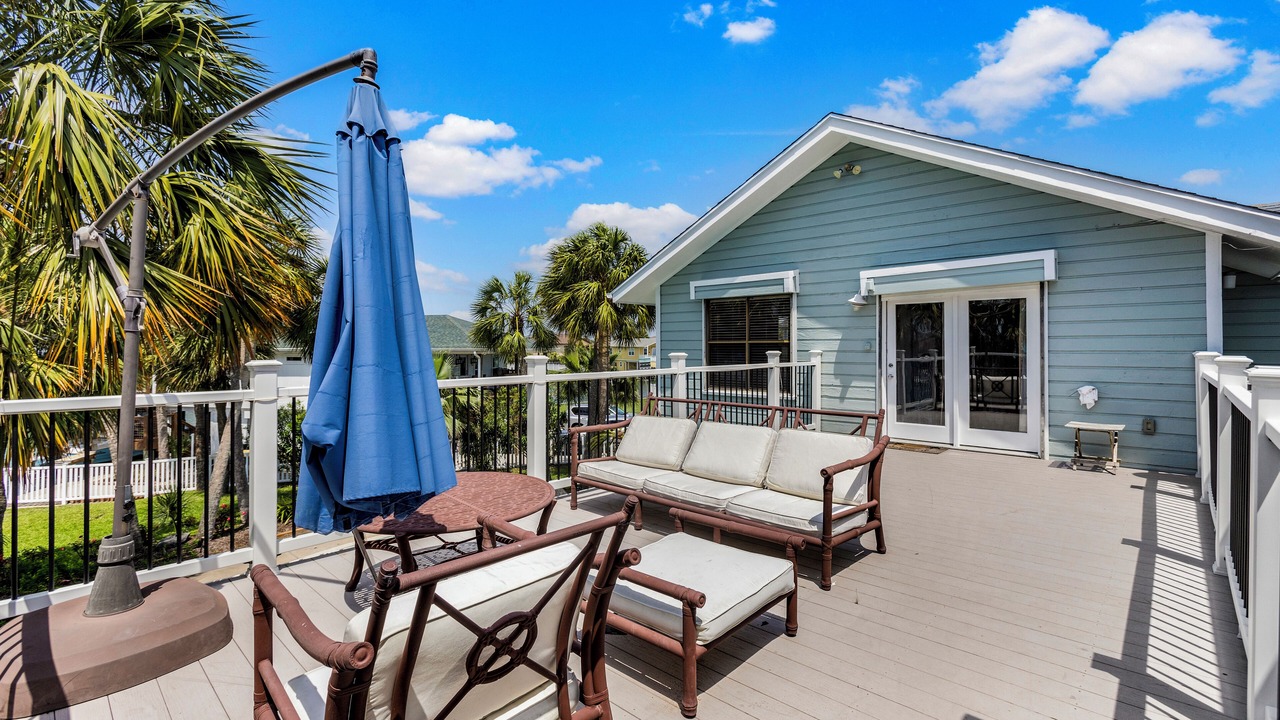 Photo of Patio Balcony in Jamaica Beach