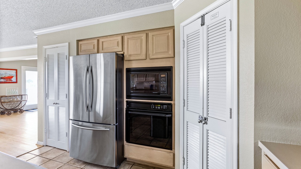 Photo of Kitchen in Jamaica Beach