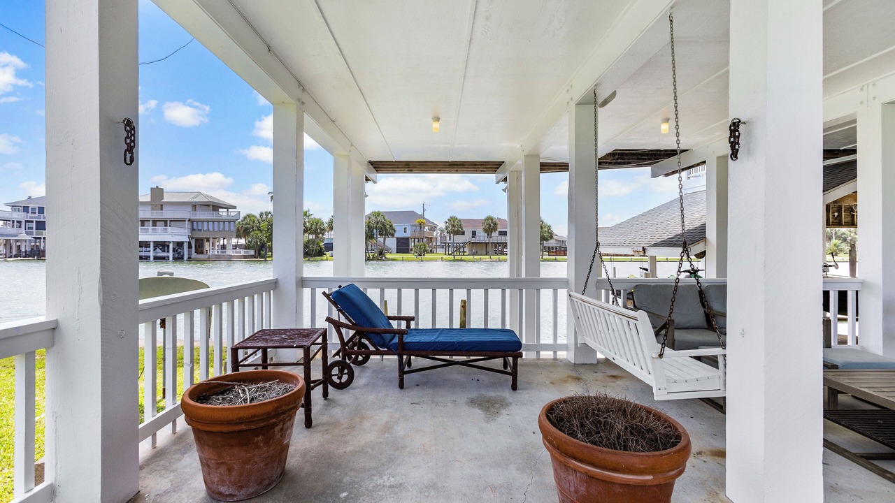 Photo of Patio Balcony in Jamaica Beach