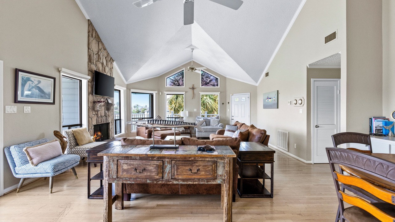 Photo of Livingroom in Jamaica Beach