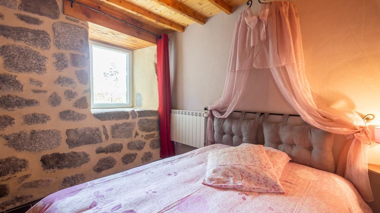 Photo of Bedroom in Villeneuve