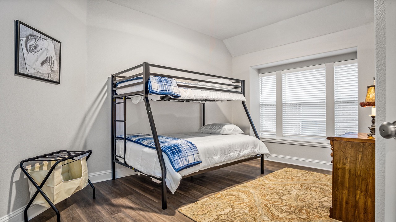 Photo of Bedroom in Garland