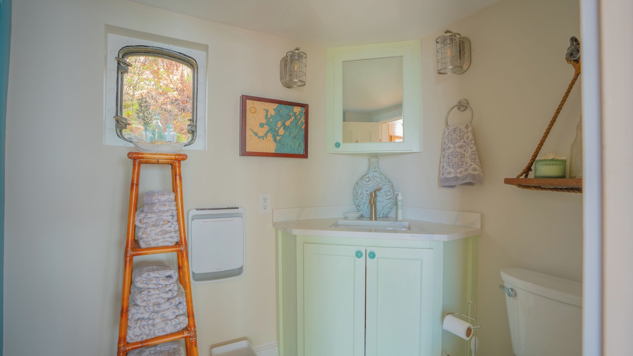 Photo of Bathroom in Mid-Coast and Islands