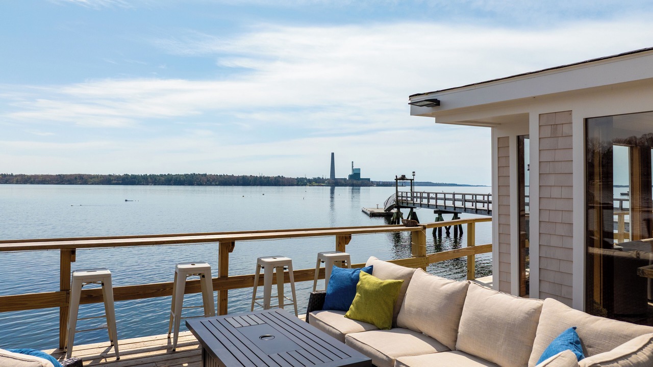 Photo of Patio Balcony in Mid-Coast and Islands