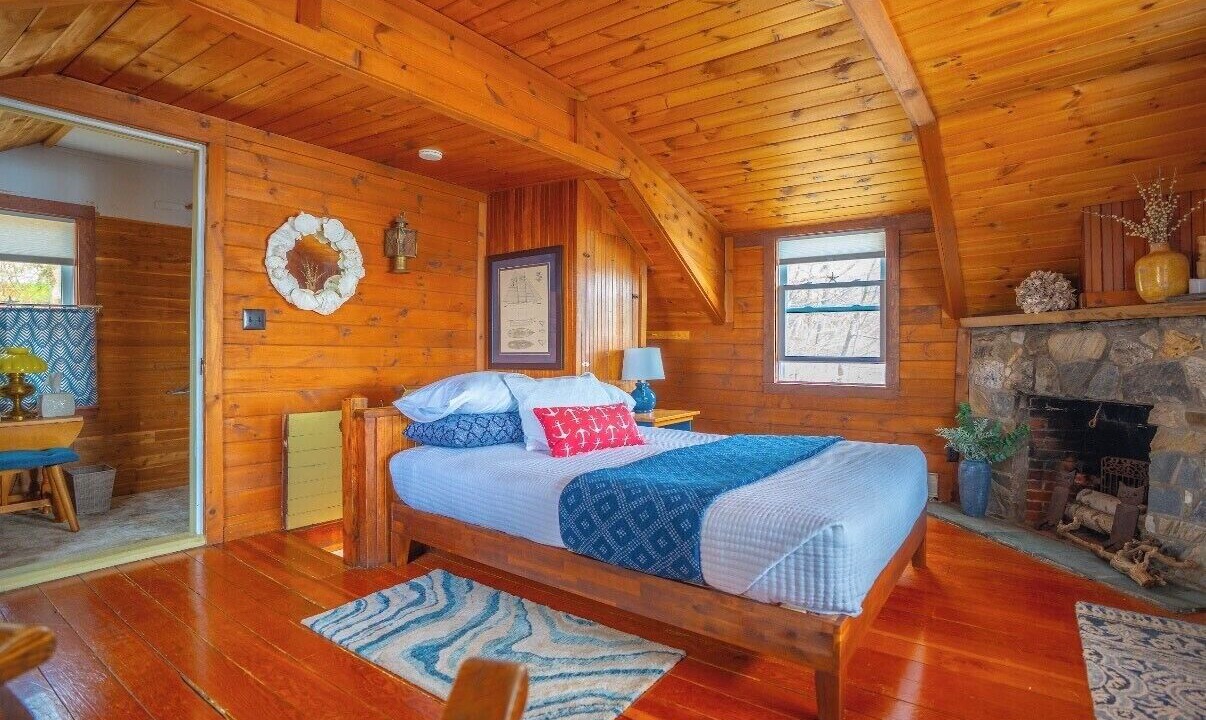 Photo of Bedroom in Mid-Coast and Islands