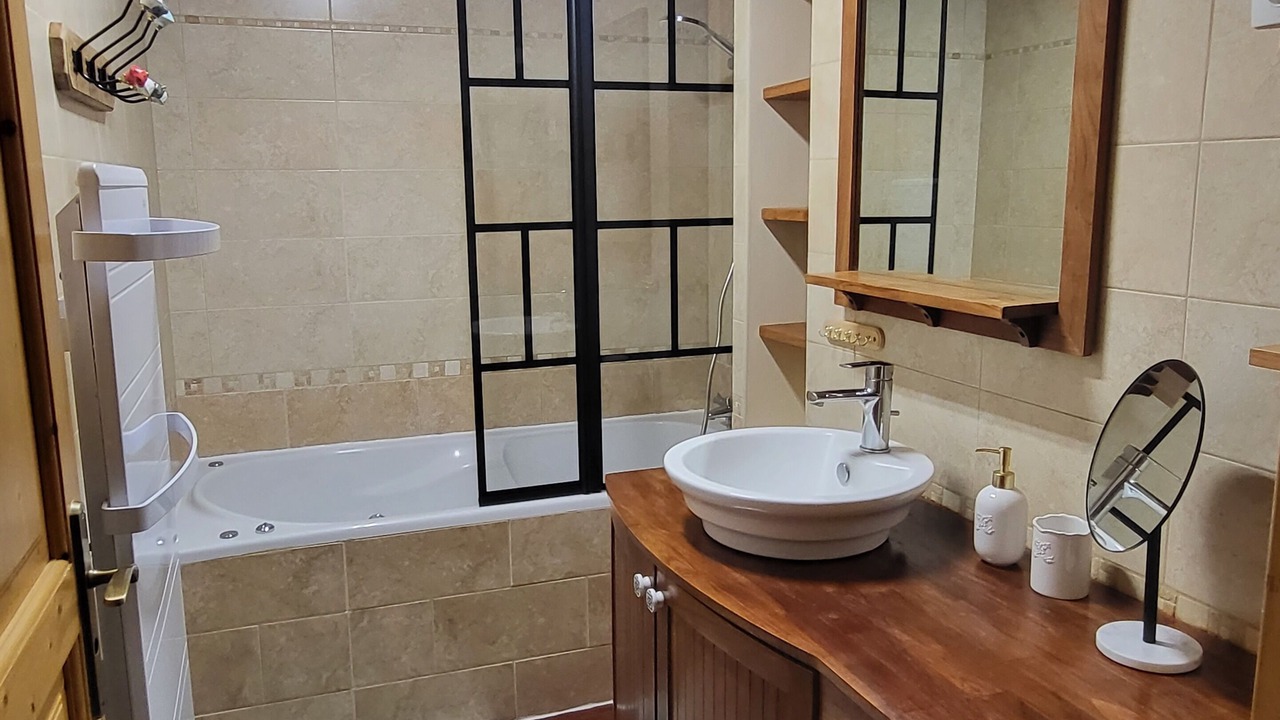 Photo of Bathroom in Vorey