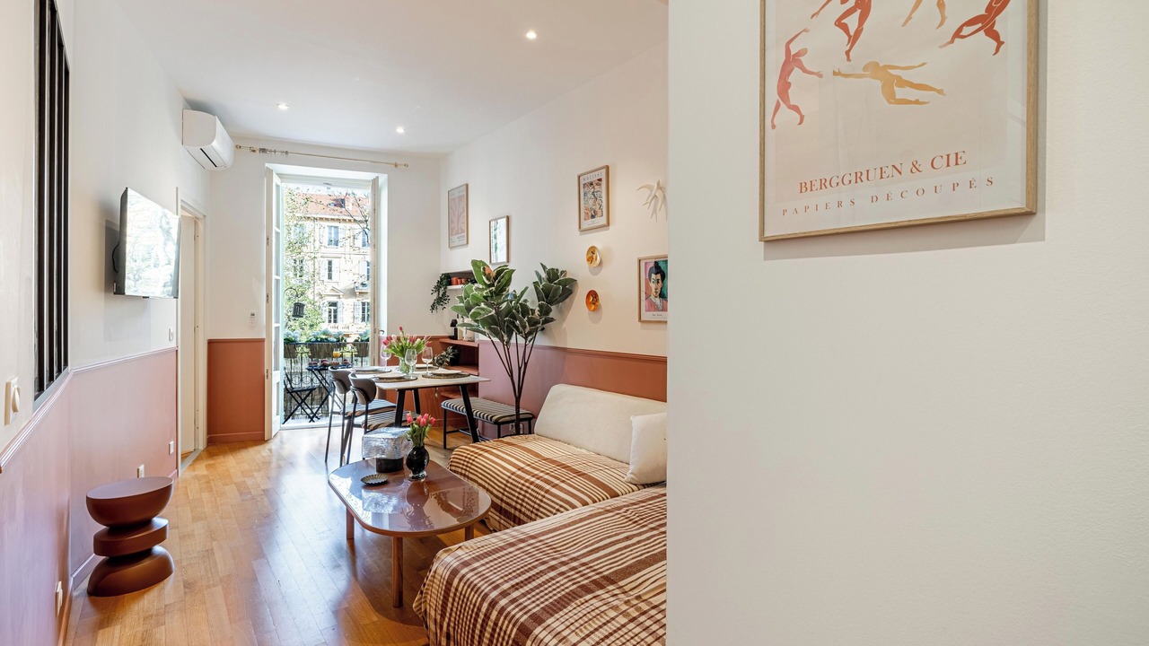 Photo of Livingroom in Musicians Quarter