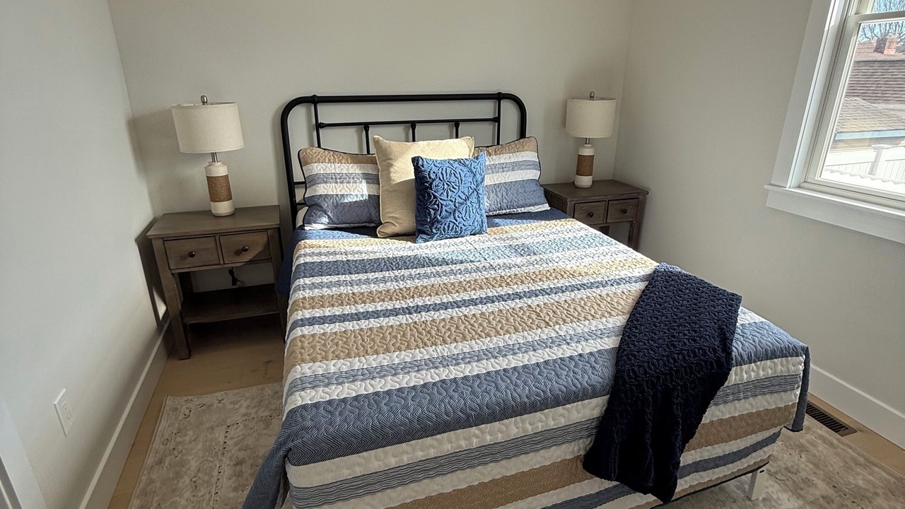 Photo of Bedroom in Town Bank