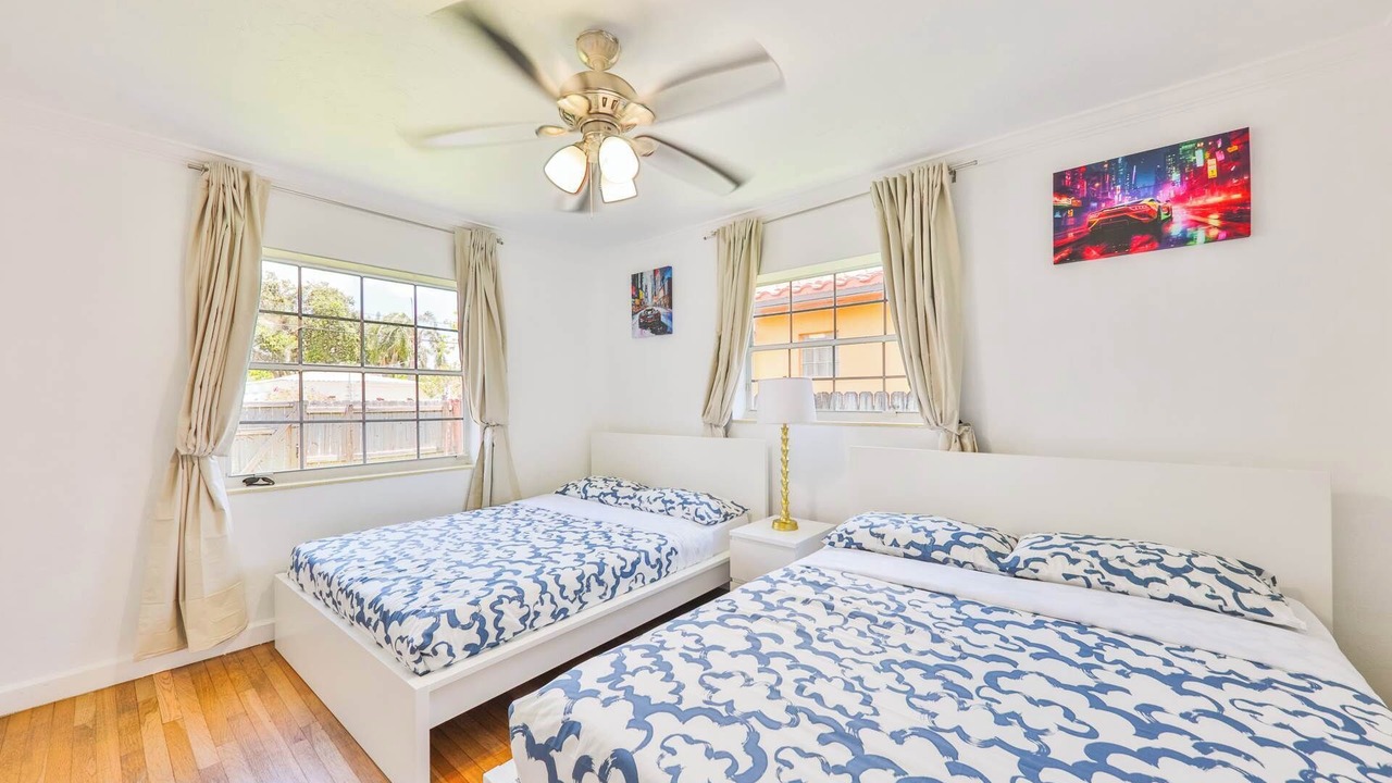 Photo of Bedroom in Downtown Hollywood